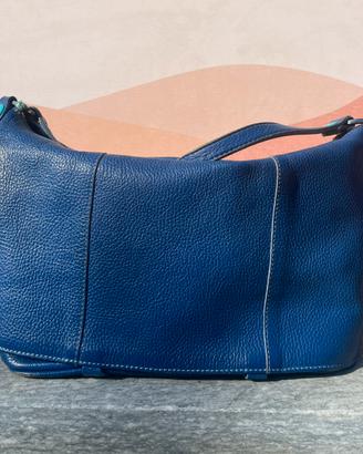 Borsa Gabs in vera pelle di colore blu elettrico.