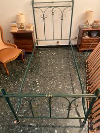 Letto in ferro battuto con rete e materasso