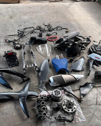 Ricambi Suzuki Gsx r 600 750 k8