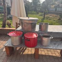 Pentole per la salsa di pomodoro