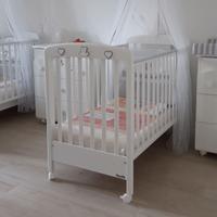 Lettino con materasso pari al nuovo