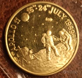 medaglia in oro 1969 sbarco sulla luna Apollo11
