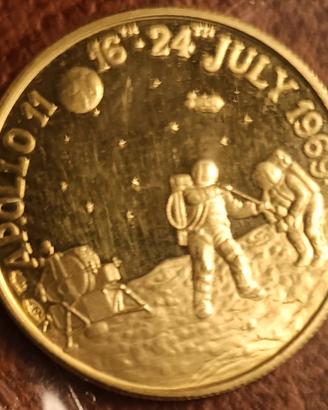 medaglia in oro 1969 sbarco sulla luna Apollo11