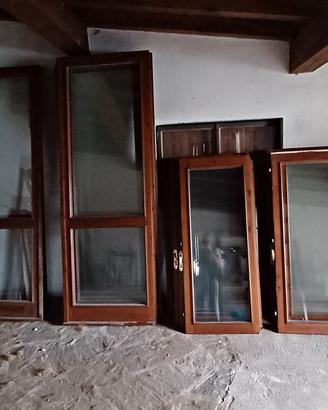Infissi finestre persiane in legno