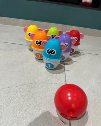 Bowling e birilli con scimmiette