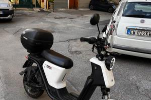 NIU UQi 2021 scooter elettrico 50cc