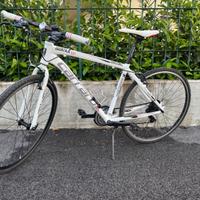 Bici trekking Carraro - Azimut con cambio Shimano