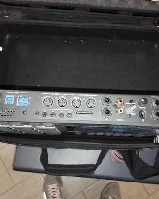 Akai mpc live 2 