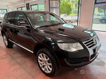 VOLKSWAGEN TOUREG 4X4 CAMBIO AUT. Diesel 3.0 CV 22