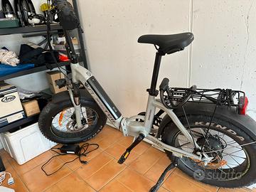 Bicicletta elettrica pieghevole