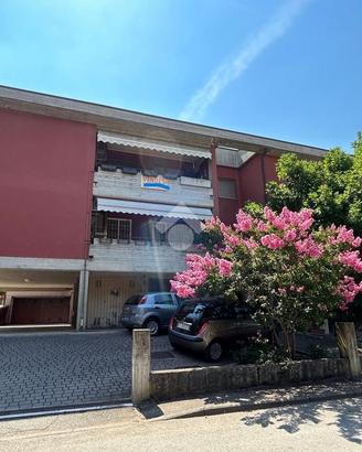4 LOCALI A DERUTA