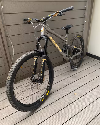 Montanbike banshee