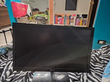 Monitor LG da 22 pollici 