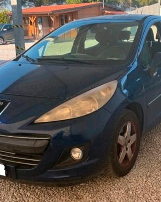 Peugeot 207 1.4 solo 130.000