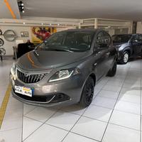 Lancia Ypsilon 1.0 FireFly 5 porte S&S Hybrid Silv
