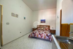 MONOLOCALE A NAPOLI