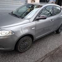 Lancia Ypsilon 1.2 69 CV 5 porte S&S Silver