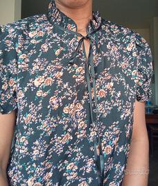 Camicetta floreale Shein collo volante e nastro.