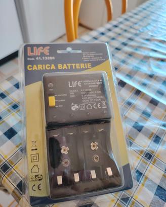 Ricarica batterie Life con funzione di tester