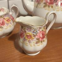 Brucco latte Royal Albert Serena