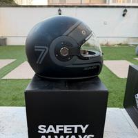 Tre caschi rispettivamente M, M ed S