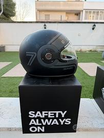 Tre caschi rispettivamente M, M ed S