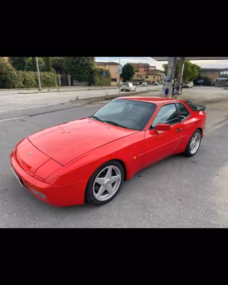 Porsche 944 Turbo S