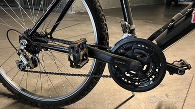 Bicicletta mountain bike