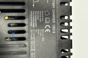 Carica batteria camper CBE CB 516