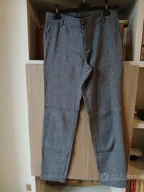 Pantaloni Emporio Armani, 15 €