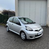 Toyota Aygo 1.0 50kW Benz 5p *67.000 km*UNICO prop