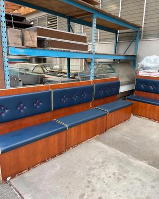 Cassapanche in legno con cuscineria e retroalzata