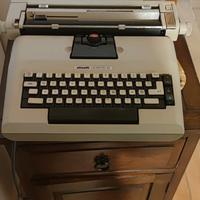 macchina da scrivere elettrica Olivetti lixicon 82