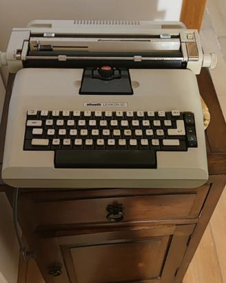 macchina da scrivere elettrica Olivetti lixicon 82