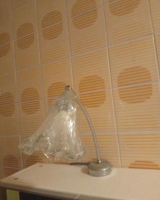 armadietto in legno con specchio a due ante