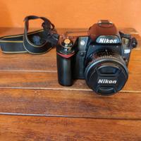 Nikon D80 + obiettivo Nikkor 50mm + tracolla Nikon