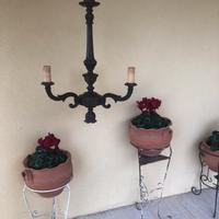 Lampadario antico in legno intagliato