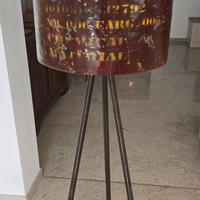 lampada stile industrial a pavimento