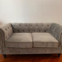 Divano chesterfield grigio