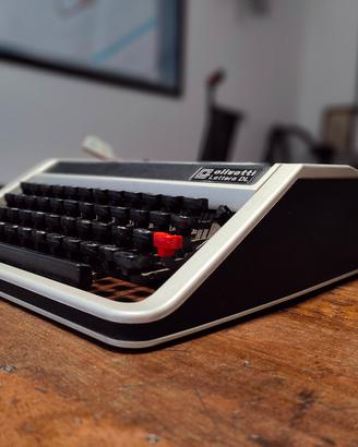 Olivetti Lettera DL - Design Ettore Sottsass