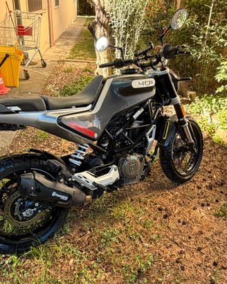 Husqvarna Svartpilen 401