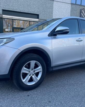 Toyota RAV 4 RAV4 2.0 D-4D 2WD*Neopatentati*Retroc