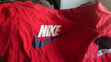 maglietta rossa nike