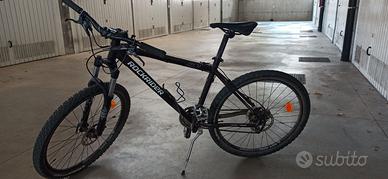 Mountain bike professionale Rockrider 8.1