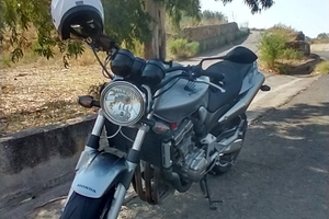Honda Hornet 900