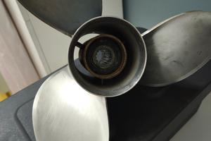 elica inox Suzuki 14 x 22