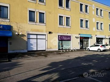 NEGOZIO A BRESCIA