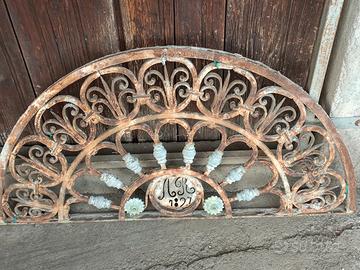 si vendi questo antico arco 