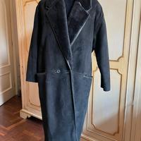 Montone nero Versace elegante