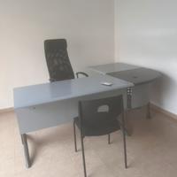 Ufficio, scrivanie,cassettiere,divano,armadietti